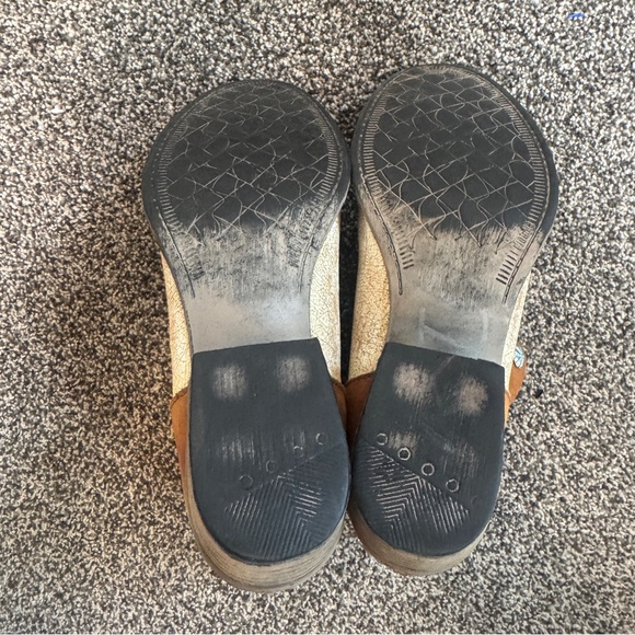 Women's Circle G Camel Harness & Studs Zipperr Ankle Boots Size 7 - Picture 7 of 9